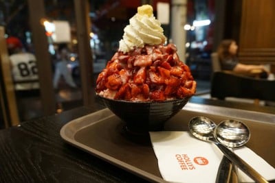 Hollys Coffee (ฮอลล์ลี่ คอฟฟี่) สุขุมวิท Hollys Coffee (ฮอลล์ลี่ คอฟฟี่) สุขุมวิท