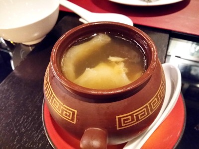 พระกระโดดกำแพง