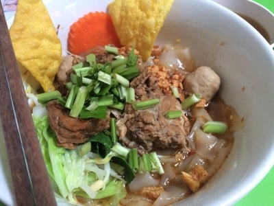 แม่หนุ่ย ก๋วยเตี๋ยวหมูเลียง ภูเก็ตซิตี้โฮม