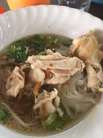 ก๋วยเตี๋ยวไก่ลุงเลื่อน (LUNG LUEAN CHICKEN NOODLE) ก๋วยเตี๋ยวไก่ลุงเลื่อน (LUNG LUEAN CHICKEN NOODLE)