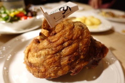 Ganze S-Haxe 31E  €31