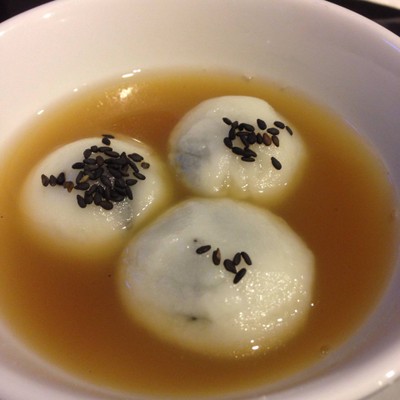 บัวลอยงาดำน้ำขิง