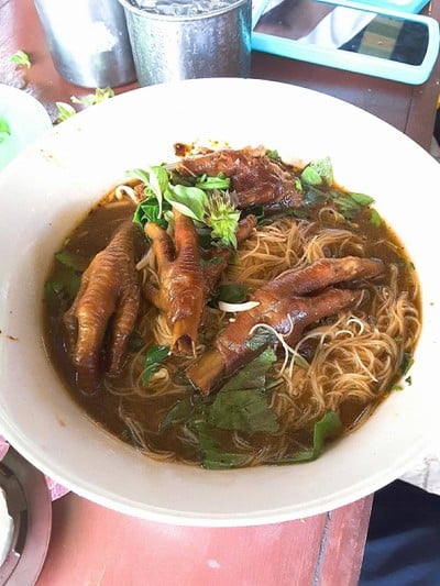 มะเดี่ยว ก๋วยเตี๋ยวไก่ มะระสด มะเดี่ยว ก๋วยเตี๋ยวไก่ มะระสด