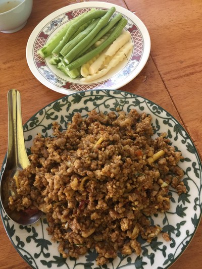 คั่วกลิ้งกระดูกหมู