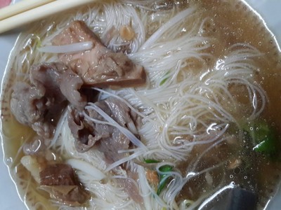 ก๋วยจั๊บน้ำใส ลูกชิ้นโคลัมเบีย ก๋วยจั๊บน้ำใส ลูกชิ้นโคลัมเบีย