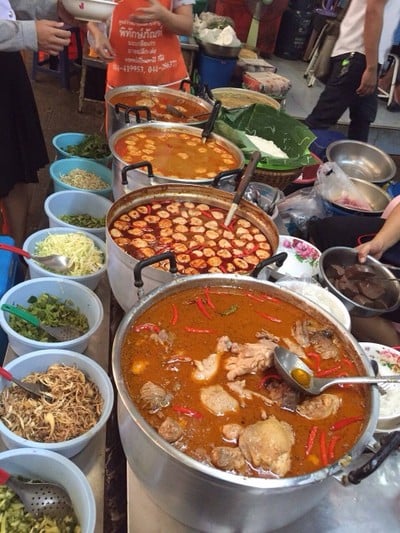 ขนมจีนยายเป้ากระเด้าหม้อ