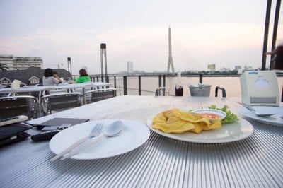 บรรยากาศ In Love Bar & Restaurant