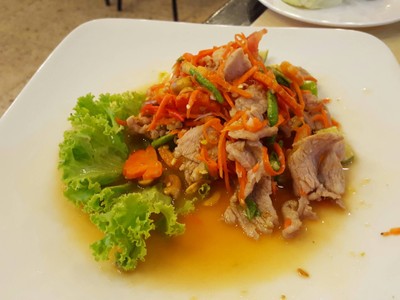 ก็ส้มตำใส่หมู หมูชืดๆ