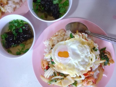 ผัดกะเพรา+ไข่ดาว