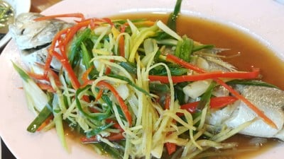 อาหาร หรือ เครื่องดื่ม