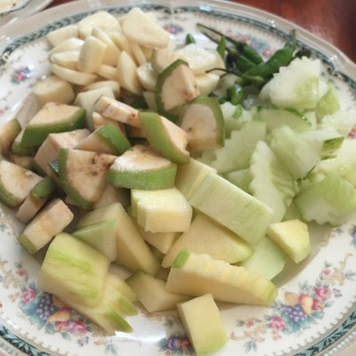 แหนมเนือง