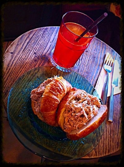 Phuketique Coffee Bar (ภูเก็ตทิค) Phuketique Coffee Bar (ภูเก็ตทิค)