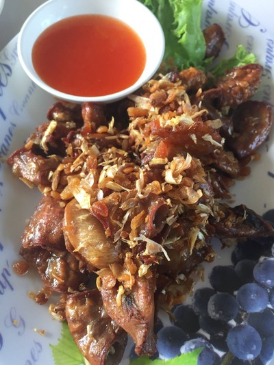 ไส้อ่อนทอดกระเทียม