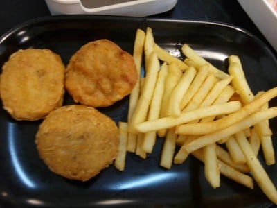 นักเก็ตและเฟรนฟายส์