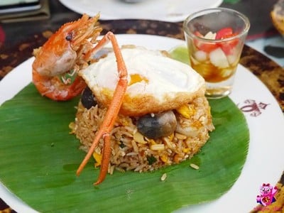 ข้าวผัดต้มยำทะเล+ไข่ดาว