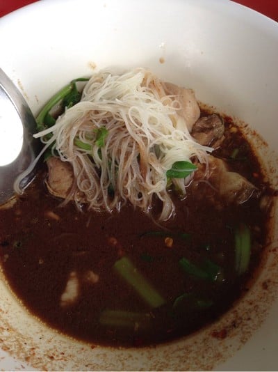 เส้นเล็กเนื้อน้ำตก