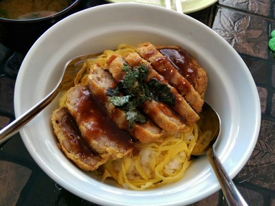 ข้าวหน้าหมูบดยัดไส้