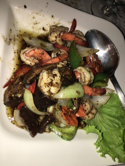 กุ้งผัดพริกไทยดำ