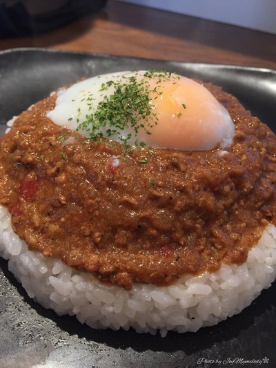 ข้าวแกงกะหรี่เนื้อแกะ