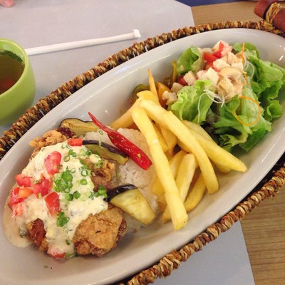 Mokaola Hawaii เอ็มควอเทียร์