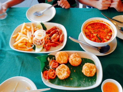 อาหาร หรือ เครื่องดื่ม