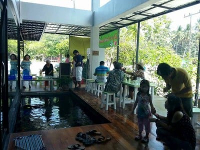 บรรยากาศ หนมจีนครูพร ขนมจีนน้ำยาปูนิ่ม