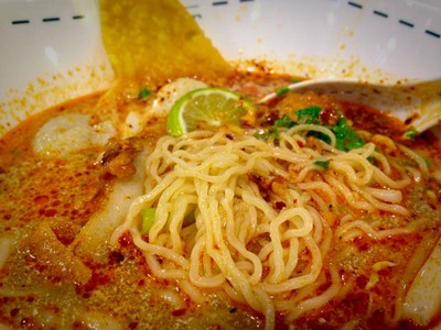 ก๋วยเตี๋ยวต้มยำเส้นปลา