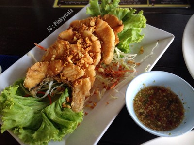 ปลากระพงทอดกระเทียม 