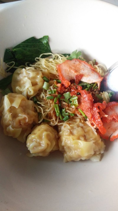 ลุงหนึ่งเกี๊ยวยักษ์ (Lung Nueng Kiew Yuck) ลุงหนึ่งเกี๊ยวยักษ์ (Lung Nueng Kiew Yuck)