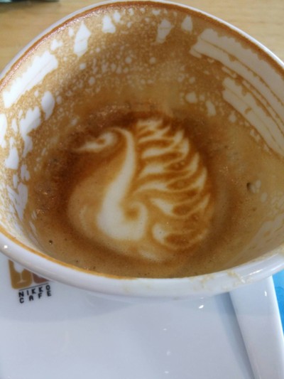 กาแฟหมดและน้องหงยังอยู่เลย