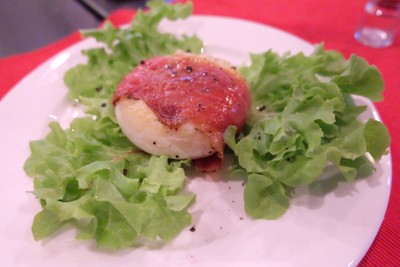 ชีสพันด้วยเบค่อน ชีสก้อนบะเริ่ม