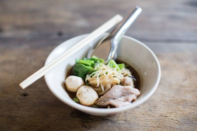 ก๋วยเตี๋ยวเรือ นายหงอก บ้านสวน รามคำแหง 21