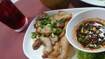 คอหมูย่าง