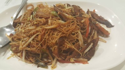 เส้นหมี่ผัดเป็ดย่างผักดองหิมะ