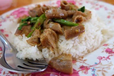 ข้าวผัดกระเพราไส้อ่อน