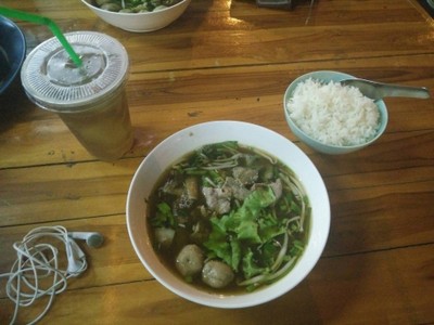 อาหาร หรือ เครื่องดื่ม