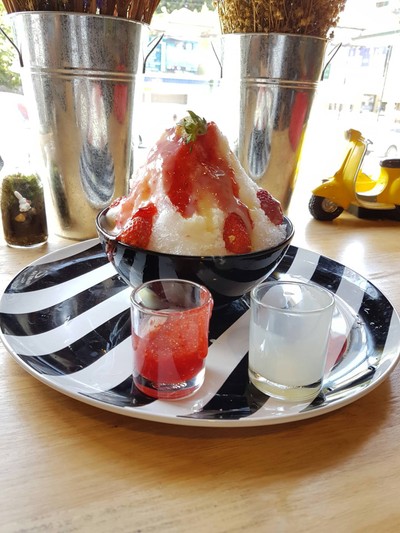 Sugar Dark Cafe'