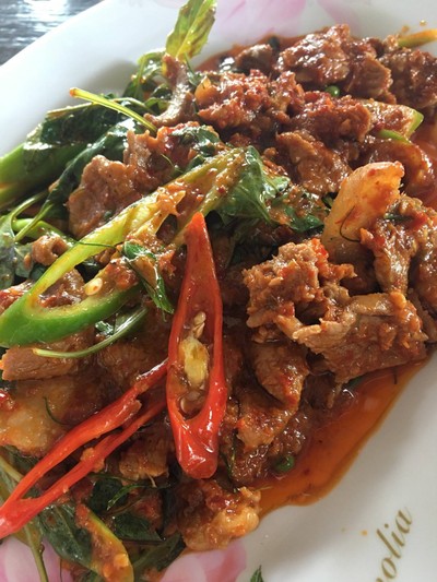 หมูป่าผัดเผ็ด