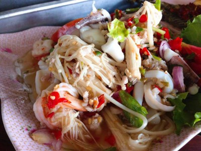 ยำเห็ดเข็มทอง