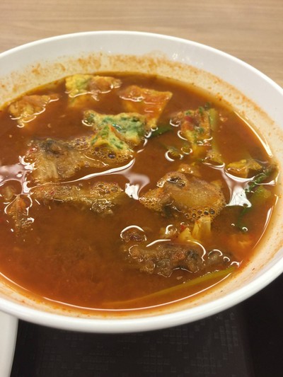 แกงส้มชะอมไข่ปลาทอด