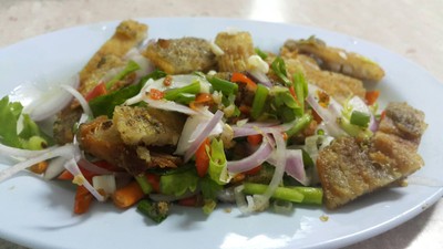 ยำปลาสลิด 