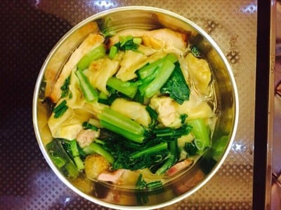 เมนูของร้าน บะหมี่เกี๊ยวแชมป์โลก สุขุมวิทซอย 65