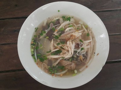 เส้นเล็กไก่ฉีก