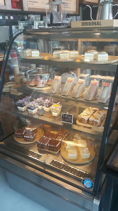 อาหาร หรือ เครื่องดื่ม