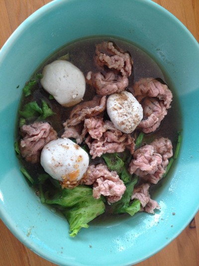 หมี่ขาวเนื้อน่องลาย