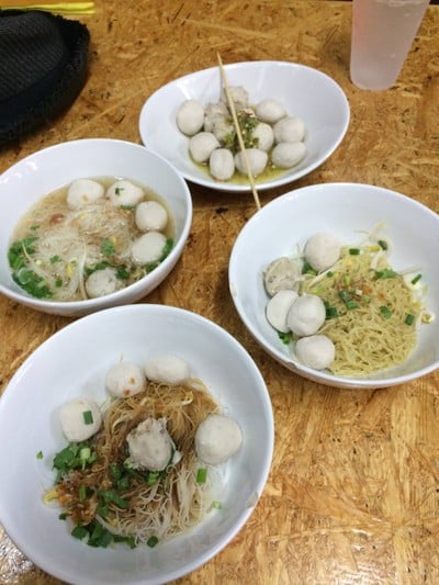 ร้านก๋วยเตี๋ยวช้อนทองตลาดสามชุกร้อยปี(ก๋วยเตี๋ยวติดแอร์ร้านแรกในตลาดร้อยปี) ตลาดสามชุกร้อยปี ร้านก๋วยเตี๋ยวช้อนทองตลาดสามชุกร้อยปี(ก๋วยเตี๋ยวติดแอร์ร้านแรกในตลาดร้อยปี) ตลาดสามชุกร้อยปี