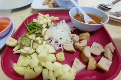 หมูยอจำปาทอง (Moo Yor Jum Pa Thong) หมูยอจำปาทอง (Moo Yor Jum Pa Thong)