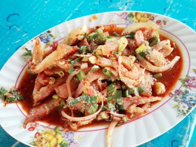 น้ำตกคอหมูย่าง