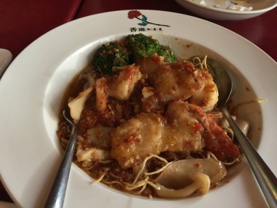 บะหมี่ราดหน้าทะเลซอสเอ็กซ์โอ