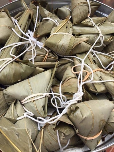 เมนูของร้าน ตี๋น้อย บ๊ะจ่างฮ่องเต้ ริมถนนจรัญสนิทวงศ์ ระหว่าง ซ.จรัญ 1 กับ 3